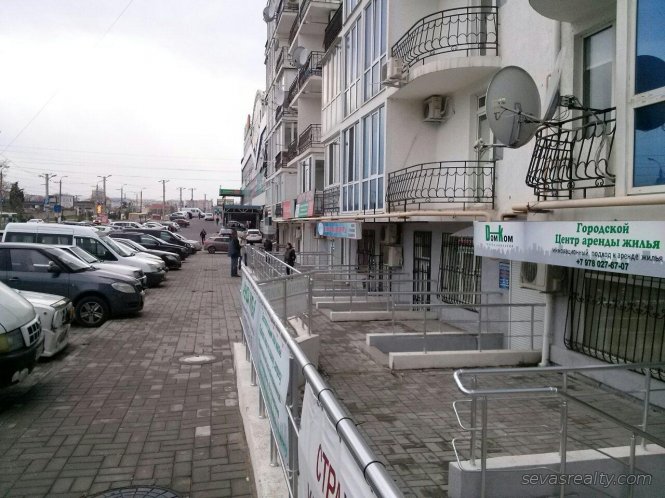 Сдается торгово-офисное помещение в центре города по ул.Пожарова,д.20, расположенное в цокольном этаже 9-ти этажного... - 1