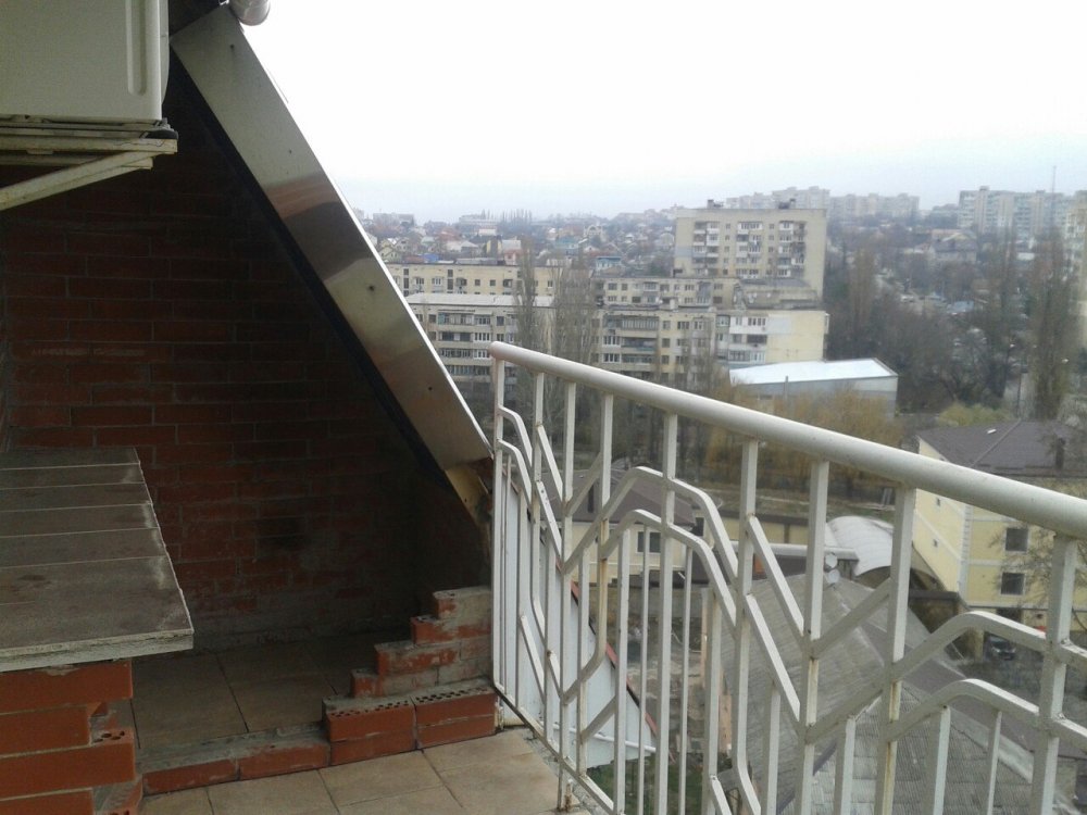 120 кв.м. 2 уровня  ул. Лермантова Консолевский дом.  2 сан.узла (в одном большая угловая ванная, в другом- душевая... - 2