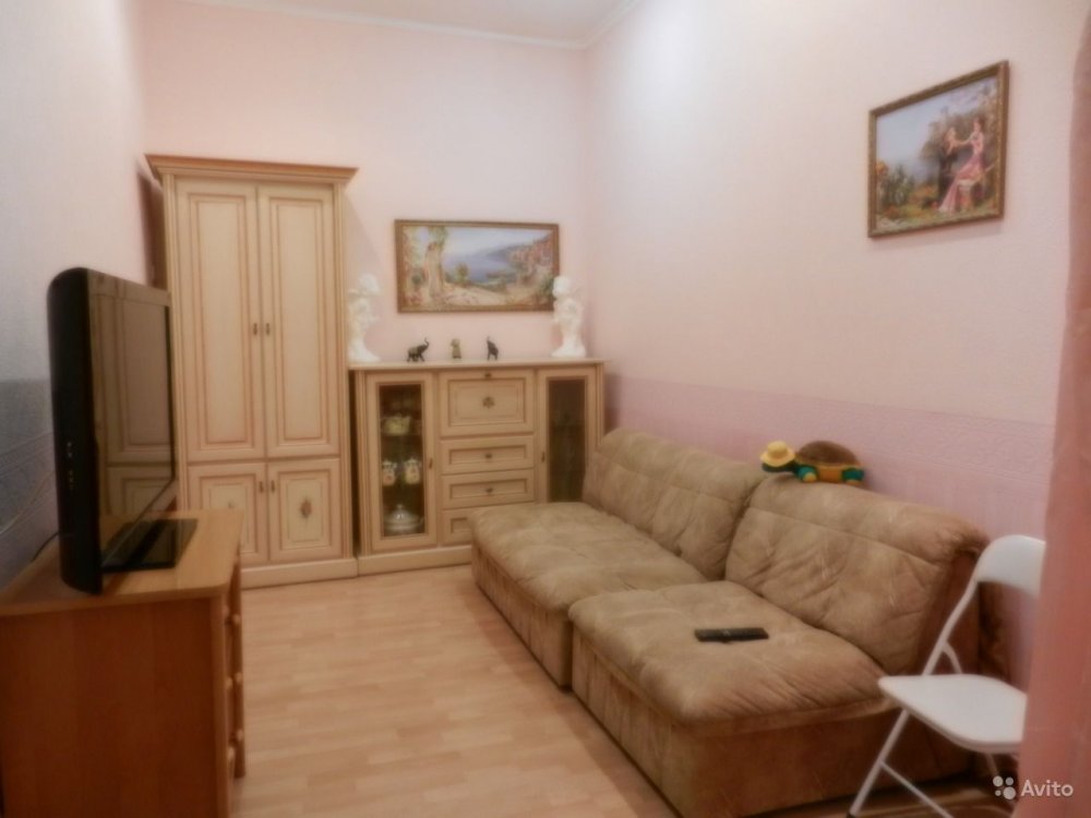 Продается 2 к. квартира в Ялте, ул.Таврическая.  Общая площадь 40 м.кв. Комнаты 13 и 12кв.м., кухня 5,8кв.м., санузел...