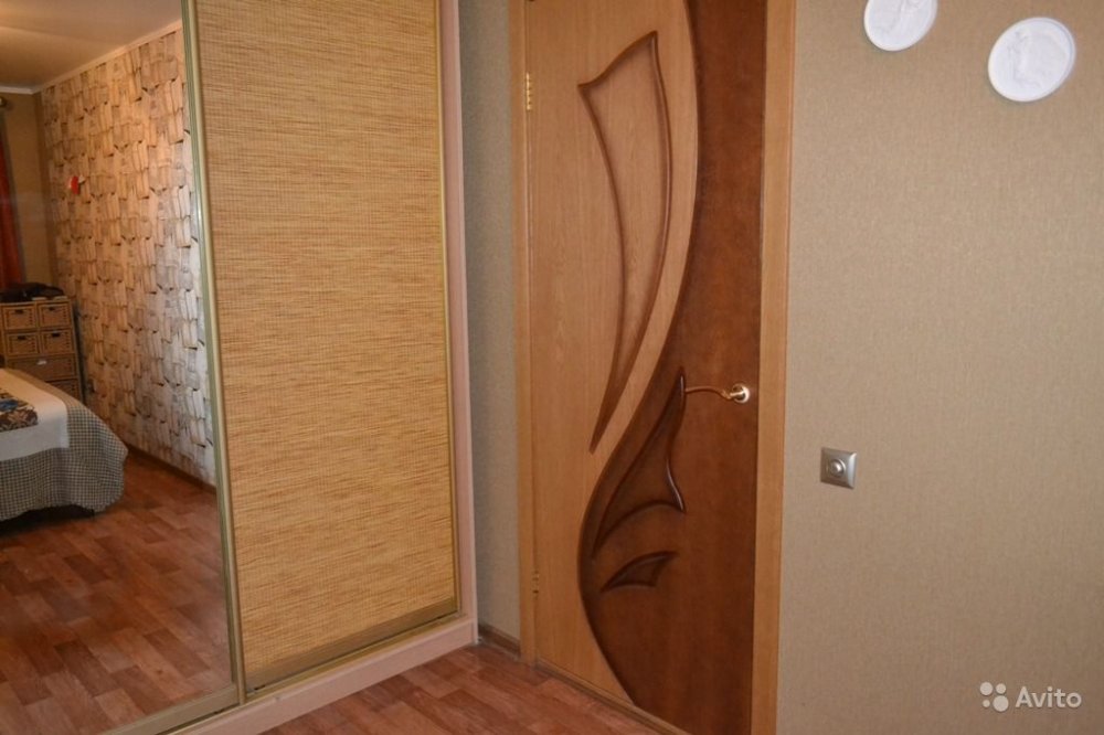 Продам трехкомнатную квратиру по ул. Баррикадной, 64 кв.м., 3й этаж блочного дома. Квартира с хорошим ремонтом,... - 2