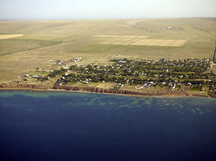 Крым, Черноморский район, село Окуневка. Продажа земельного участка общей площадью 7 га, в 605 метрах от моря, ровный... - 1