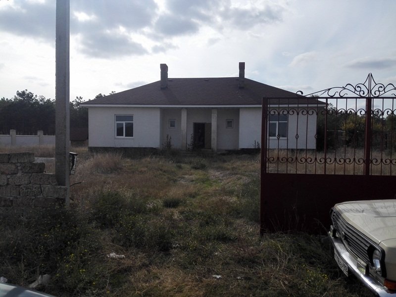 Продается дом в кооперативе «Сосновый бор», Евпатория, Крым, новострой, 140 кв.м. В доме 5 комнат, кухня, 2 су, на... - 1
