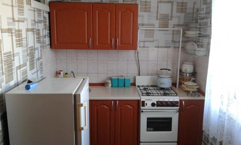 1к квартира на ул. Генерала Родионова в Симферополе, 5/5, ОП - 43 м2, ЖП - 19 м2, к - 6,5 м2. Есть балкон, телевизор,... - 2