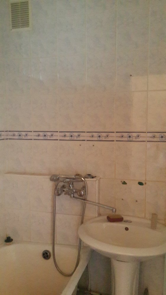 Продам однокомнатную квартиру ул.Совхозная ( Луговое) , по документам первый этаж, а фактически второй. Состояние... - 1