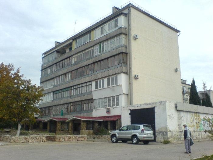 ПРОДАЖА, ДВУХКОМНАТНАЯ, ЧЕШКА, УЛИЦЕ РУДНЕВА тихий ЦЕНТР Д.9 53 ТЫС долларов.Севастополь  Продается 2-х комнатная...