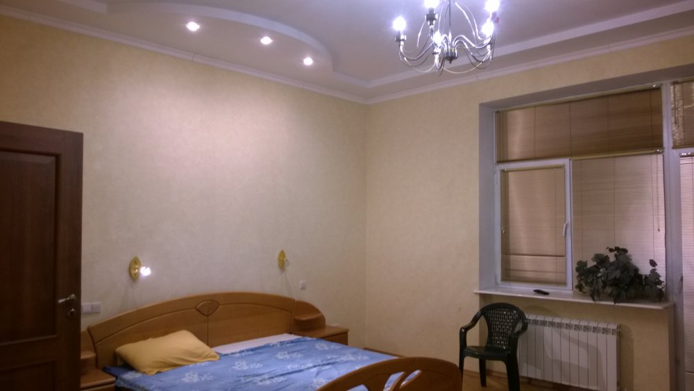 Продажа трехкомнатной квартиры улучшенной планировки в элитном доме в городе Евпатории.  В тихом зеленом дворе... - 11
