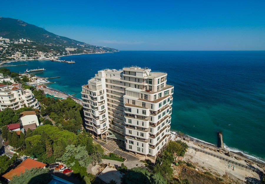 Апартаменты свободной планировки под отделку на берегу Черного моря. ОП 73,3 кв.м. расположены на 3-м этаже  14-ти...
