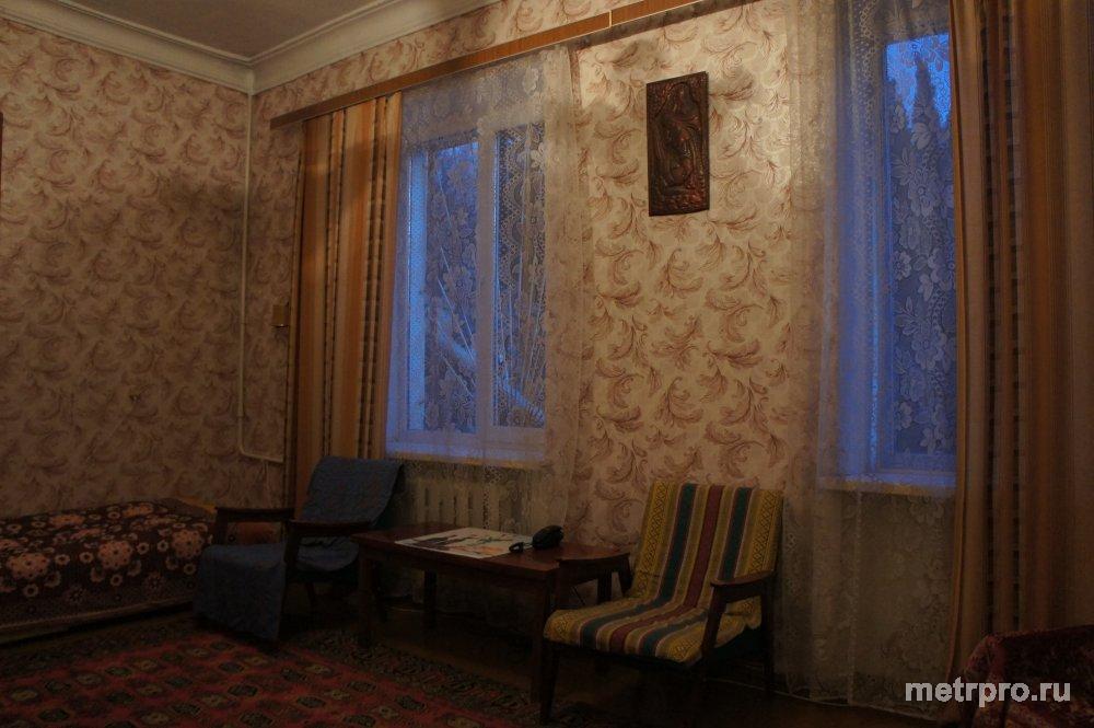 Сдается длительно (для начала 11 мес.) 2 кк в центре города на Б. Морской. Квартира находится на 1 высоком этаже.... - 2