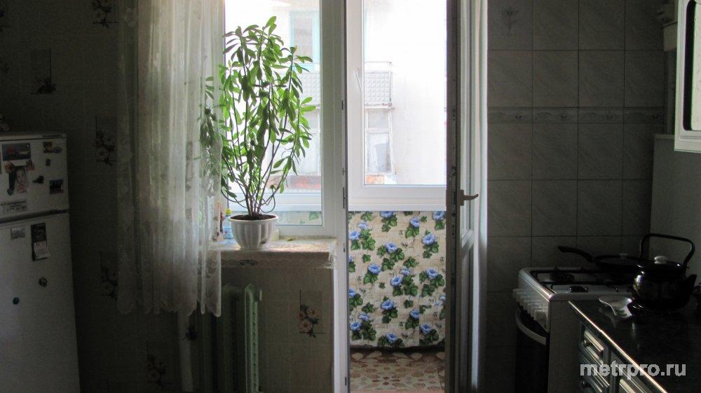 Продается 3х ком. квартира в Б. Казачья . Квартира на 3/5. Все комнаты раздельные(18/12/9 ) кухня большая 12 кв.м.... - 5