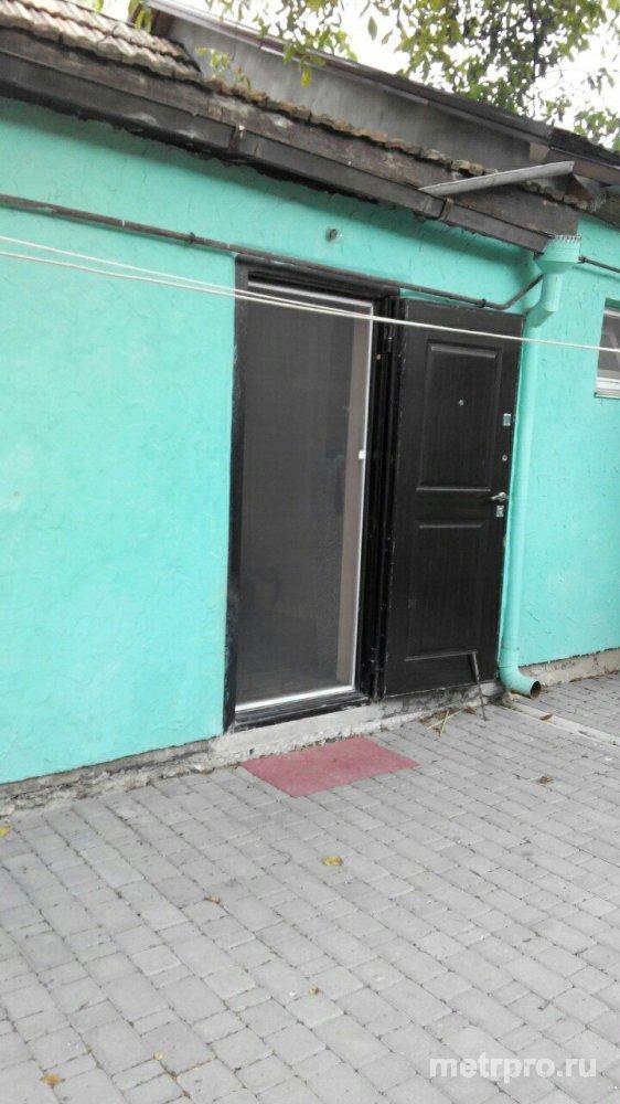 Сдам дом по ул. Дорожной. Двор общий с хозяйкой, все удобства, две просторных комнаты и большая кухня (видно на фото)... - 6