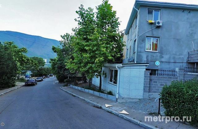 пгт Партенит, Алуштинский горсовет, ул Фрунзенское шоссе, 1 ком квартира, 35 кв. м. Квартира находится на 1-ом этаже...