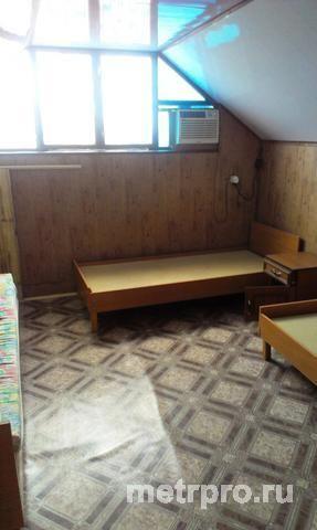 пгт Приморский, ул Дружбы, дом 110 кв. м, участок 6 соток.Так же есть 13 номеров для размещения отдыхайщих,площадью... - 21