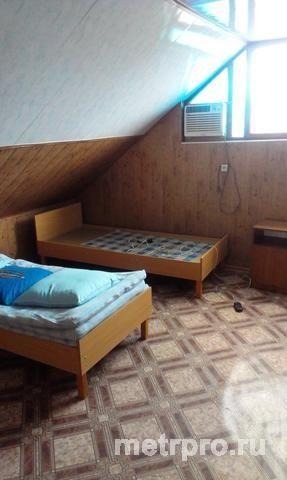 пгт Приморский, ул Дружбы, дом 110 кв. м, участок 6 соток.Так же есть 13 номеров для размещения отдыхайщих,площадью... - 22
