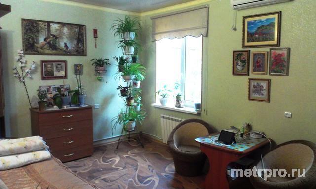 пгт Приморский, ул Дружбы, дом 110 кв. м, участок 6 соток.Так же есть 13 номеров для размещения отдыхайщих,площадью... - 29