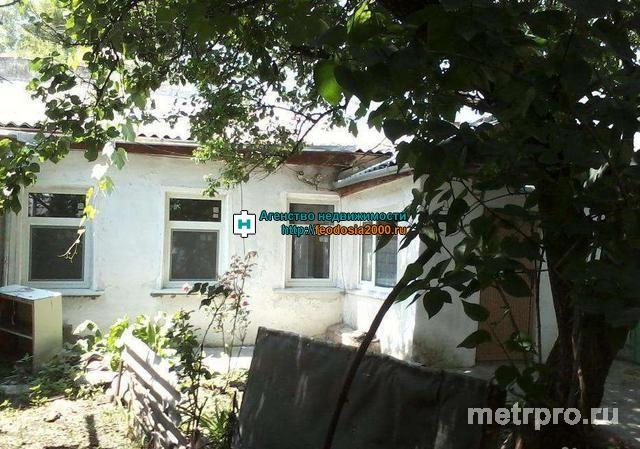 г Феодосия,  ул Адмиральский б-р. Продается 2 комнатная квартира на земле  общей площадью 30 кв.м. Комнаты.: 11,8 и 8...