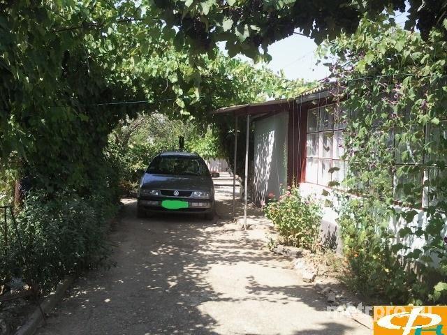 с Новопокровка, Кировский район, ул Комарова. Продажа, дом 1-этаж., участок 16 соток.Расположен между двух морей:... - 3