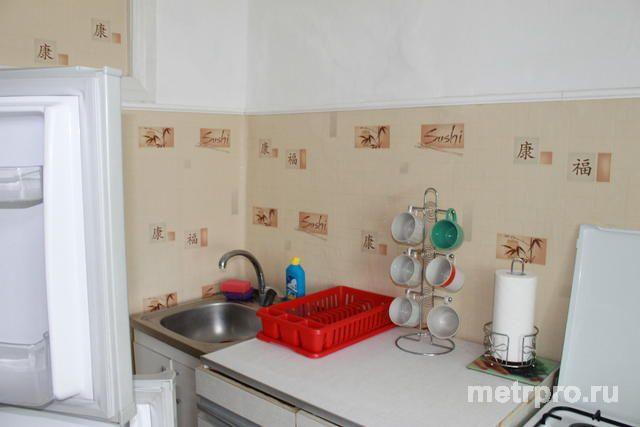 пгт Орджоникидзе, ул Бондаренко. Продажа, 2 ком .51 кв.м. Квартира находится на 2 этаже 2 этажного дома.Потолки 3,10,... - 13