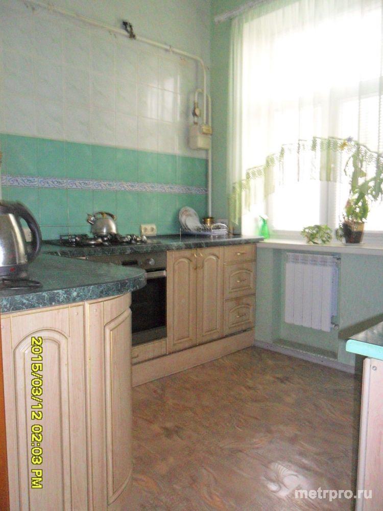 Продам квартиру самый центр города!  •	рядом почта, школа, автостанция, магазины  •	в 100 метрах от дома море, парк.... - 4
