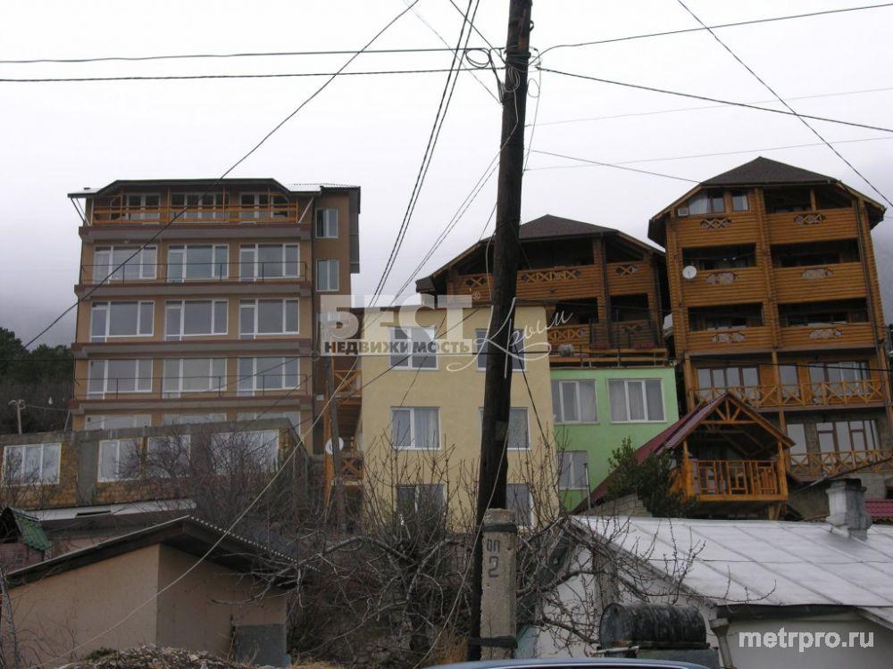 Продаём двухкомнатную видовую квартиру в Алупке на улице Щепкина. Новая квартира с ремонтом , общей площадью 40...
