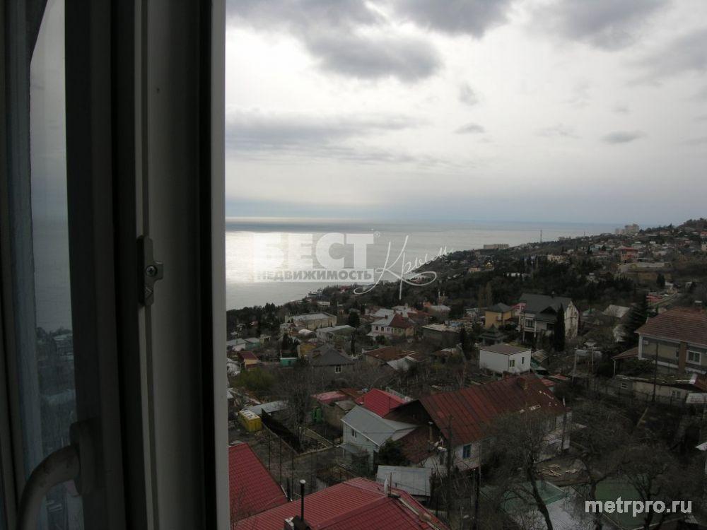 Продаём трехкомнатную видовую квартиру в Алупке на улице Щепкина. Новая квартира с ремонтом , общей площадью 100... - 2