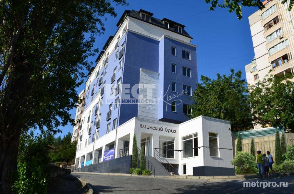 Квартира (видовая). Высота потолков - 3,1м. В наличии все коммуникации. В квартире предусмотрено автономное отопление...