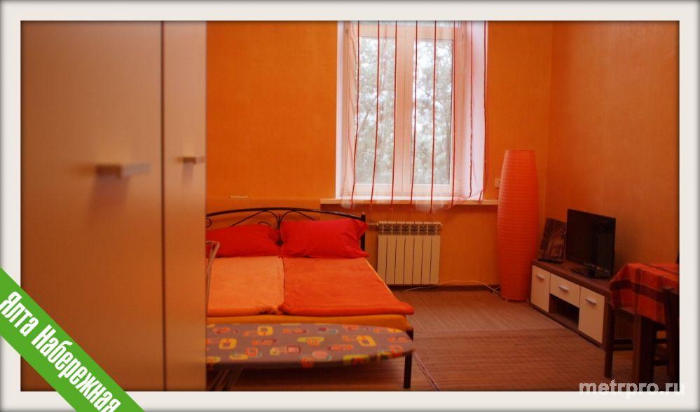 Продается двухкомнатная квартира в центре Ялты. Общая площадь квартиры составляет 35 кв.м Вид на Порт и Набережную.... - 1