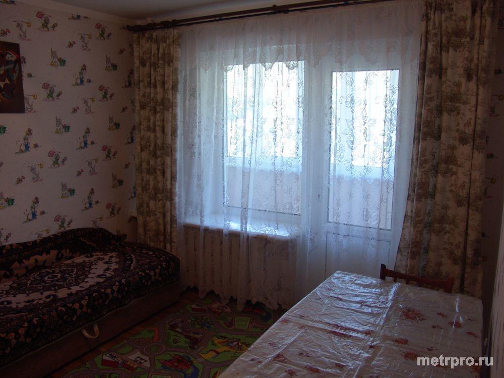 Продается четырехкомнатная квартира в спальном районе г.Ялты, на среднем этаже шестнадцатиэтажного дома. В квартире... - 4