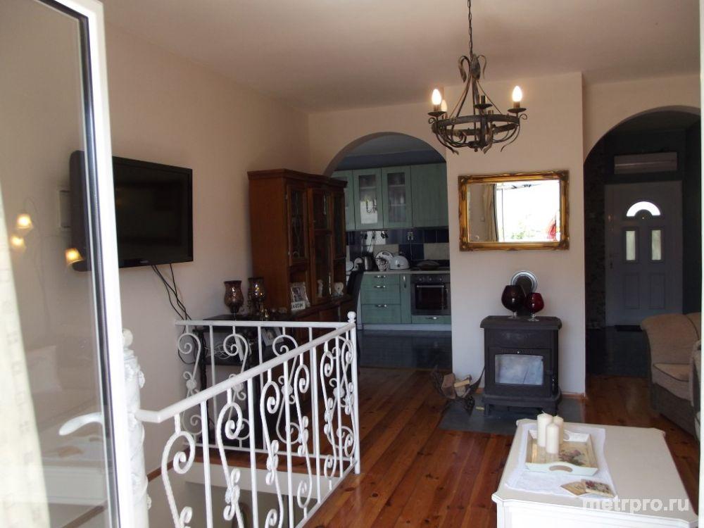 Собственник продаёт или меняет на Ялту просторный, 5ти-комнатный дом с садом на участке 570 кв м. на черногорском... - 2