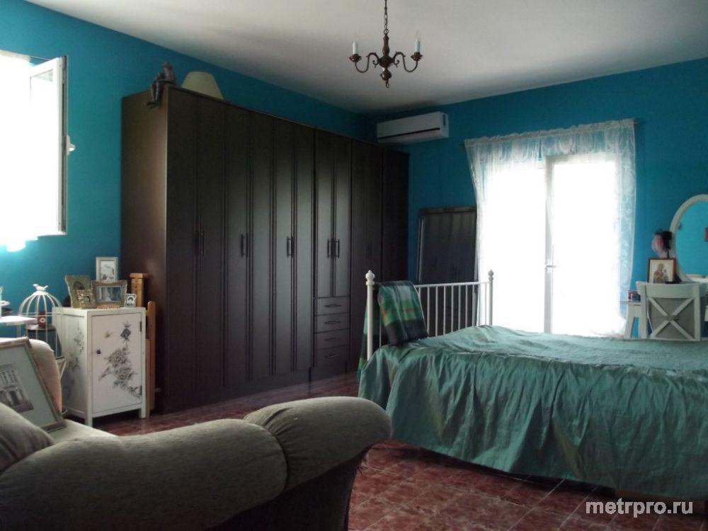 Собственник продаёт или меняет на Ялту просторный, 5ти-комнатный дом с садом на участке 570 кв м. на черногорском... - 7