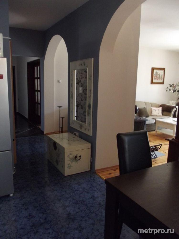 Собственник продаёт или меняет на Ялту просторный, 5ти-комнатный дом с садом на участке 570 кв м. на черногорском... - 9