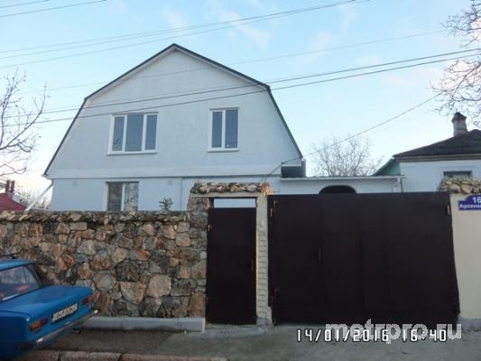 Продам дом 200м2 по ул. Арсенальная. Два отдельных входа ,три сан.узла.Участок 6соток.