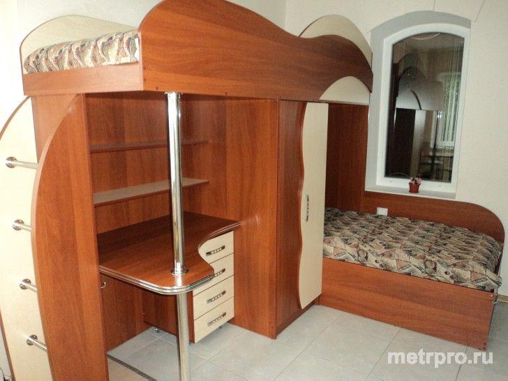 Цена зависит от месяца. Сдаю часть дома-просторный 2 комн.номер в частном секторе на 2-3х чел, в центре города Алупки... - 6