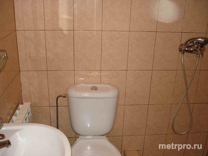 Предлагаю в аренду без посредников от хозяина коттедж в центре Ялты. Коттедж расположен рядом с собором  А.Невского в... - 6