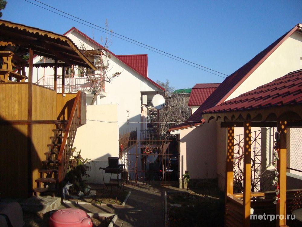 Алупка. Современный дом посуточно для 2-10гостей. Красивый двор, беседка, мангал. Вид на море!  Уютный коттедж класса... - 26