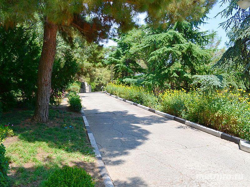 Продается 3 комнатная квартира в элитном комплексе в Гурзуфе.     Квартира расположена на 2 этаже 10 этажного дома с... - 3