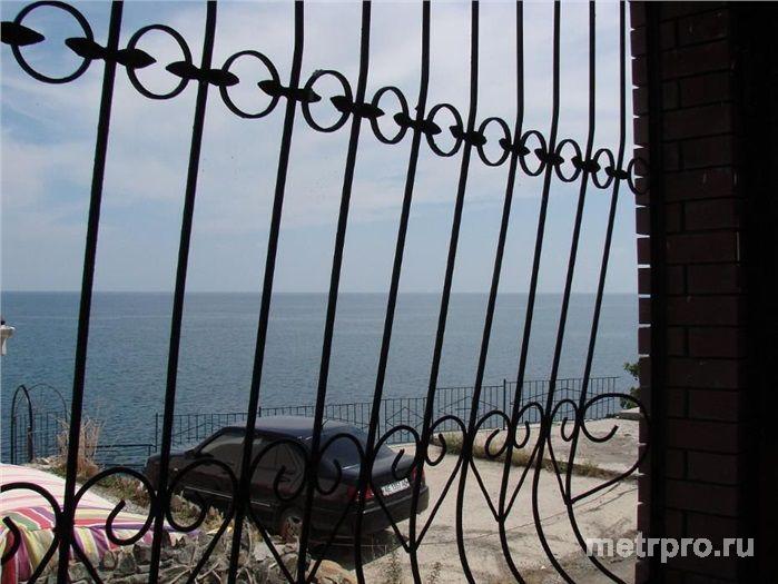 Продам 2х этажный эллинг в кооперативе Волна в Алуште. На берегу моря с отдельными входами. Каждый этаж по 20 кв м.... - 2