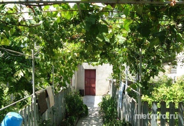 Продам дом 1-этажный дом 100 м&sup2; (кирпич) на участке 3.3 сот., в черте города 2 небольших дома на одном участке.... - 2