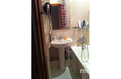 Продам 2к.квартиру площадь 63.5 3/5 этаж 2 комнаты смежные, одна раздельная столярка сосна, трубы заменены, плитка на... - 1