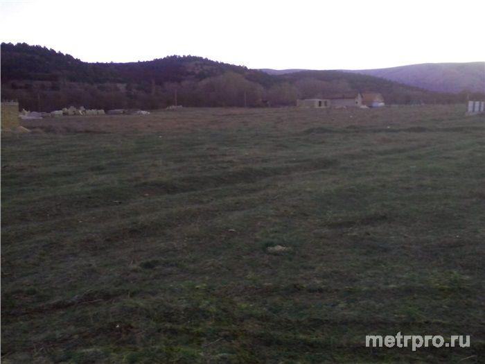 Продам отличный видовой участок в с.Заречное(Ялтинское шоссе) Участок ровный,находится в 50 метрах до трассы.Есть все... - 1
