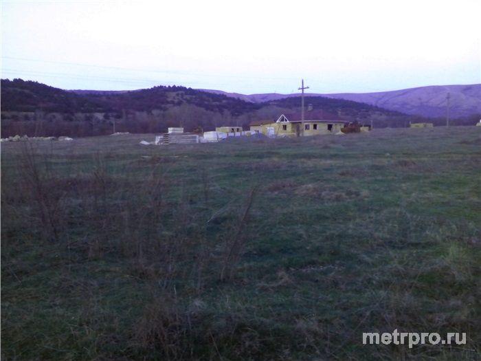 Продам отличный видовой участок в с.Заречное(Ялтинское шоссе) Участок ровный,находится в 50 метрах до трассы.Есть все... - 5