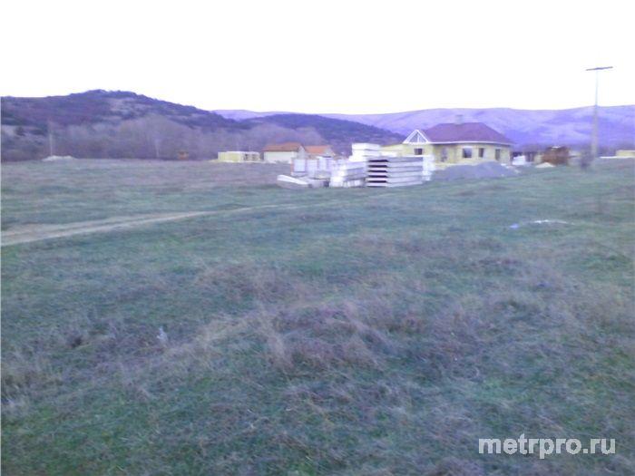 Продам отличный видовой участок в с.Заречное(Ялтинское шоссе) Участок ровный,находится в 50 метрах до трассы.Есть все... - 6
