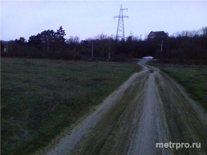 Продам отличный видовой участок в с.Заречное(Ялтинское шоссе) Участок ровный,находится в 50 метрах до трассы.Есть все... - 7