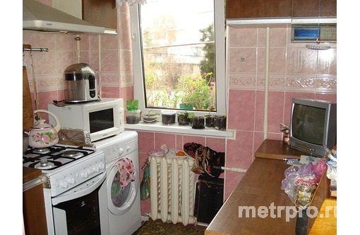 Уютная квартира. Стеклопакеты. Ванная и кухня в кафеле. Из балкона сделана лоджия. Продается с мебелью и техникой...