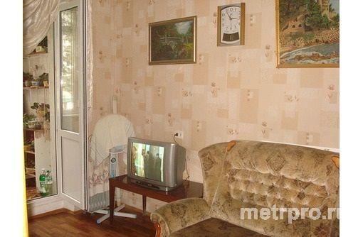 Уютная квартира. Стеклопакеты. Ванная и кухня в кафеле. Из балкона сделана лоджия. Продается с мебелью и техникой... - 3