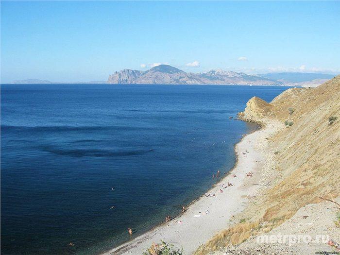 Продам дом в центре ПГТ Орджоникидзе, возле Феодосии. 5. 5 сот. земли, общ. 144м2. 1дом-3 этажа с мебелью и ремонтом...