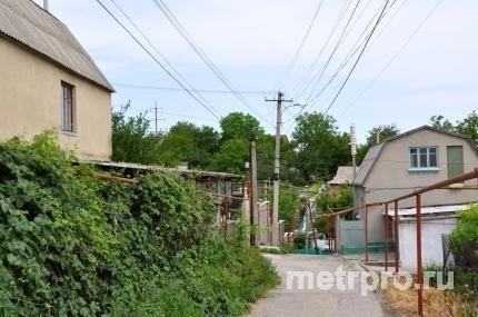 Продам 2-х этажный дом в районе Петровской балки. Площадь 90м2,дом в хорошем и ухоженном состоянии! Въезд для 1...
