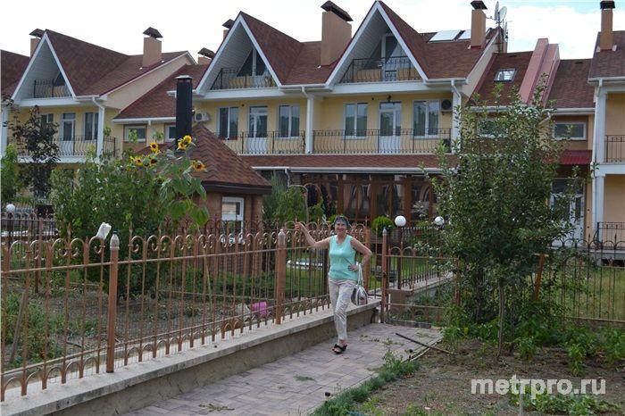 Продам элитный коттедж-таунхауз в районе Заводского. (Симферополь). Кирпичный дом, 5 комнат с балконами. Подведен... - 2