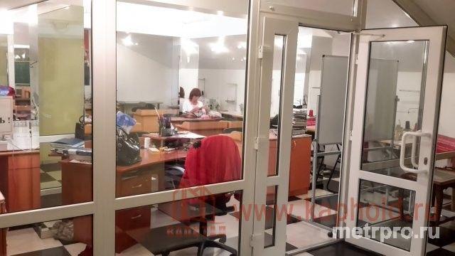 В историческом центре города Симферополь продается 3-этажное здание с цоколем, общей площадью 1094 кв. м,... - 1