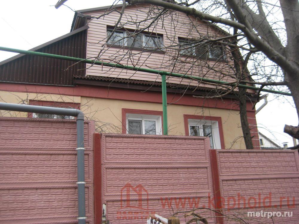 Продаются два дома на одном участке в Марьино. 2-этажный дом площадью 124 м кв. и дом напротив 36 м. кв. Участок 4,5... - 5