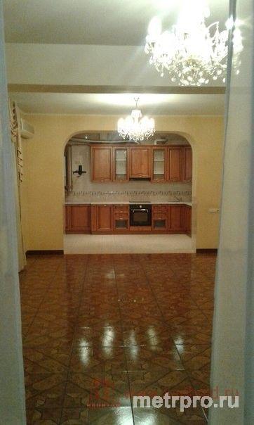 Продается трехкомнатная квартира по ул. Севастопольской, 2 этаж 3-этажного дома. Общая площадь — 152 кв.м. Жилая —... - 6